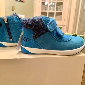 Toddler Boys Ugg Shoes - size 10